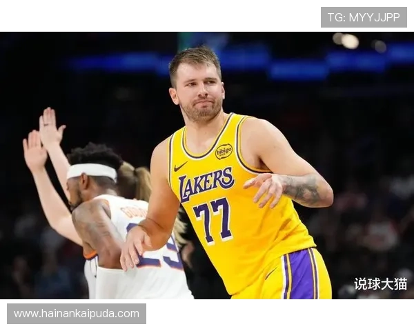 东契奇赛季表现惊人153分钟内狂砍165分并送出33助攻 东契奇赛季表现惊人153分钟内狂砍165分并送出33助攻